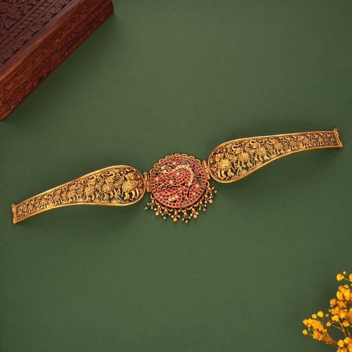 Fabulous Kundan Oddiyanam