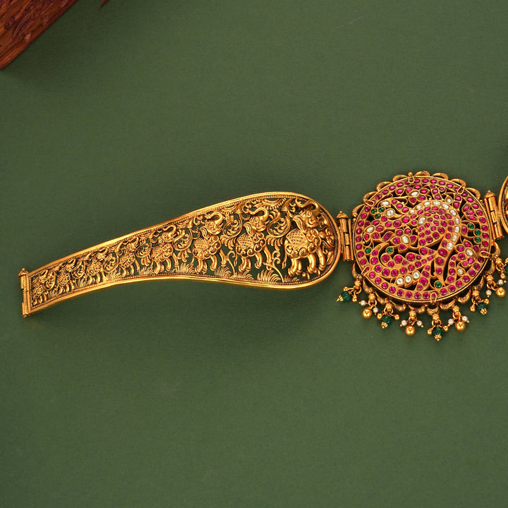 Fabulous Kundan Oddiyanam