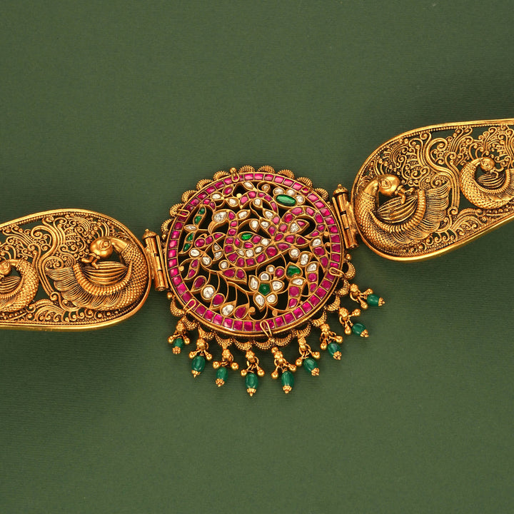 Stunning Kundan Oddiyanam