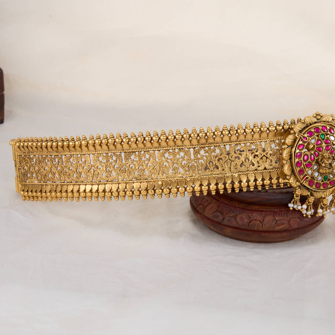 Kenisha Kundan Oddiyanam