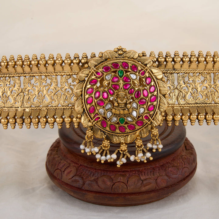 Kenisha Kundan Oddiyanam