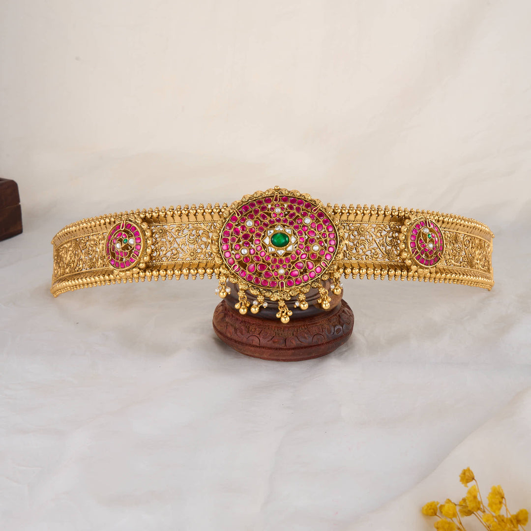Luxurious Kundan Oddiyanam