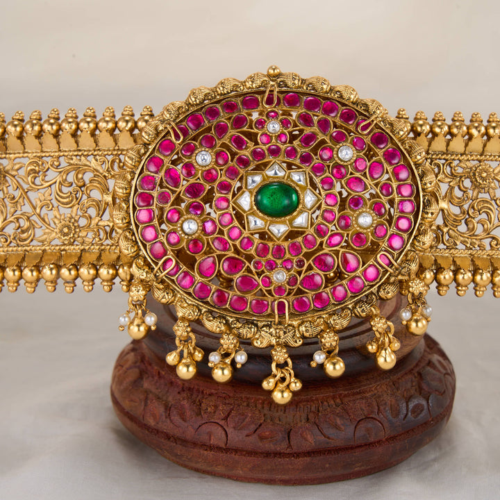 Luxurious Kundan Oddiyanam