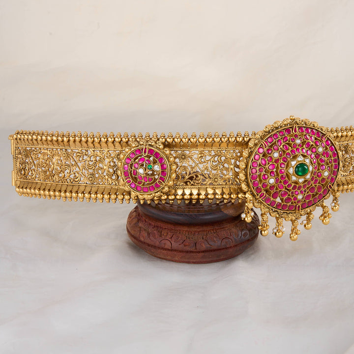 Luxurious Kundan Oddiyanam