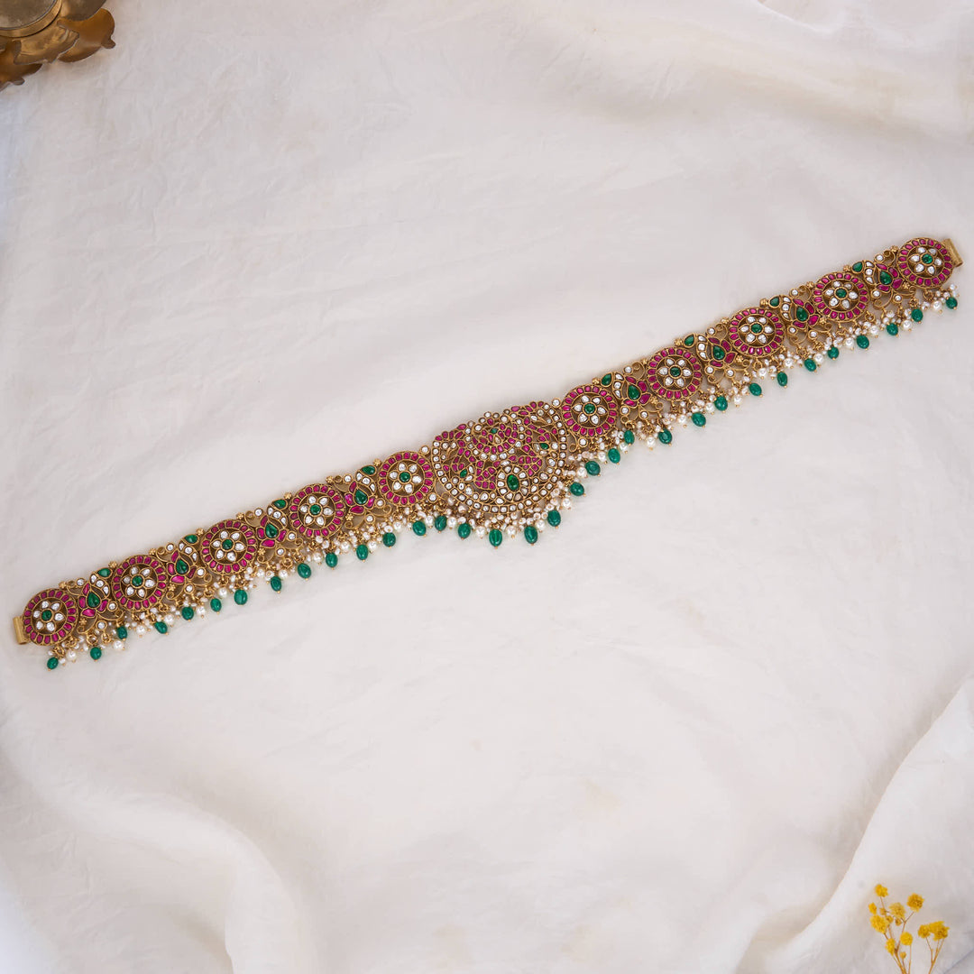Traditional Kundan Oddiyanam