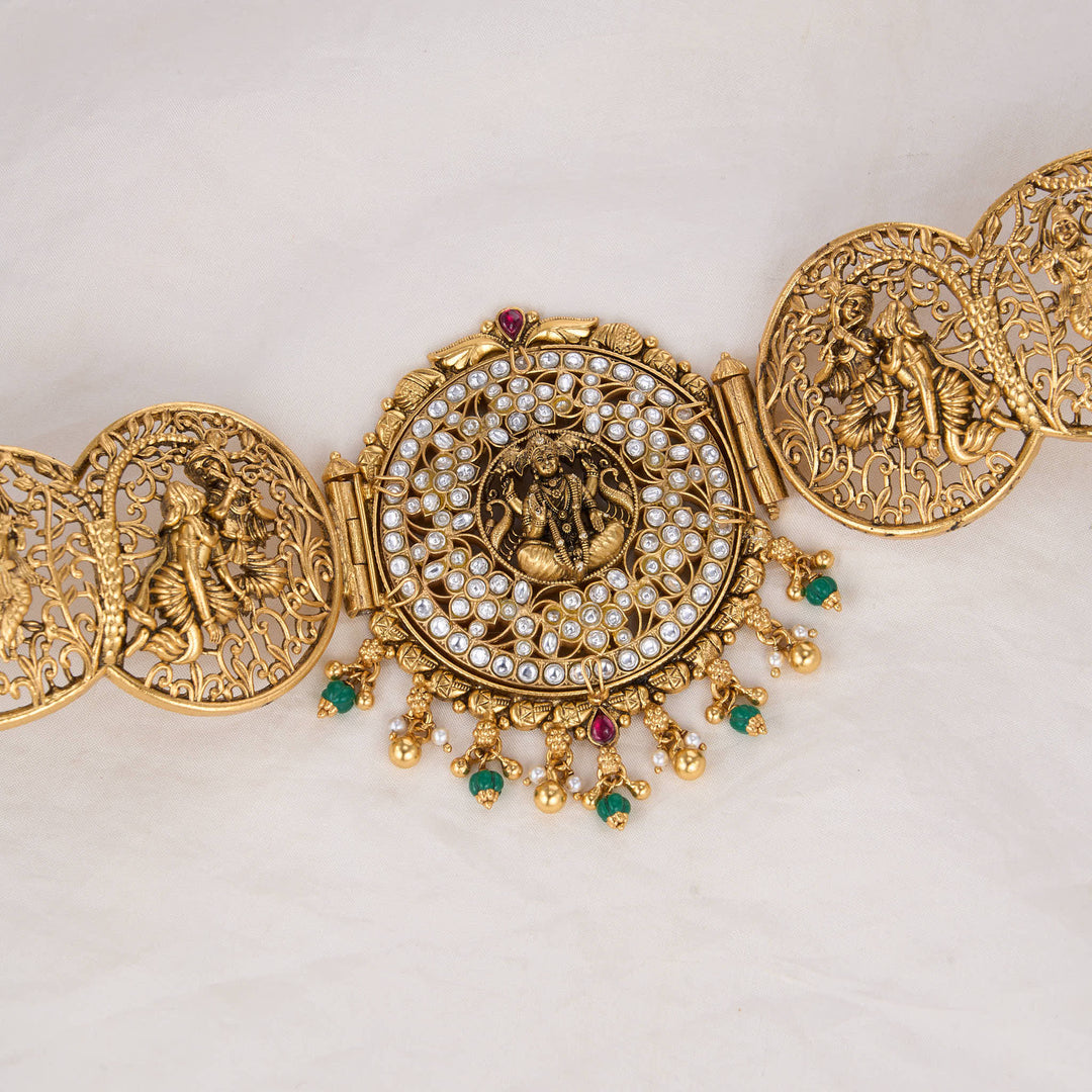 Attractive Kundan Oddiyanam