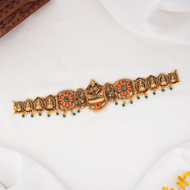 Gloriously Ornated Nagas Oddiyanam