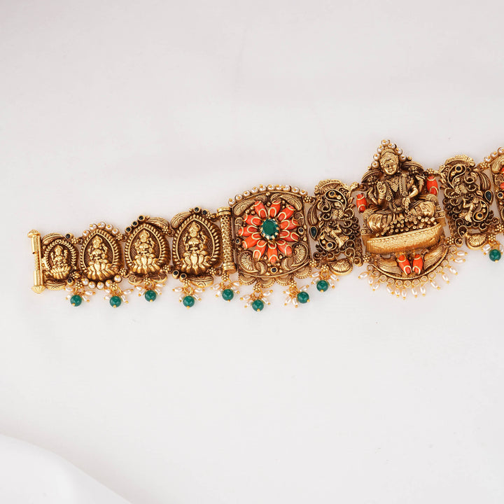Gloriously Ornated Nagas Oddiyanam