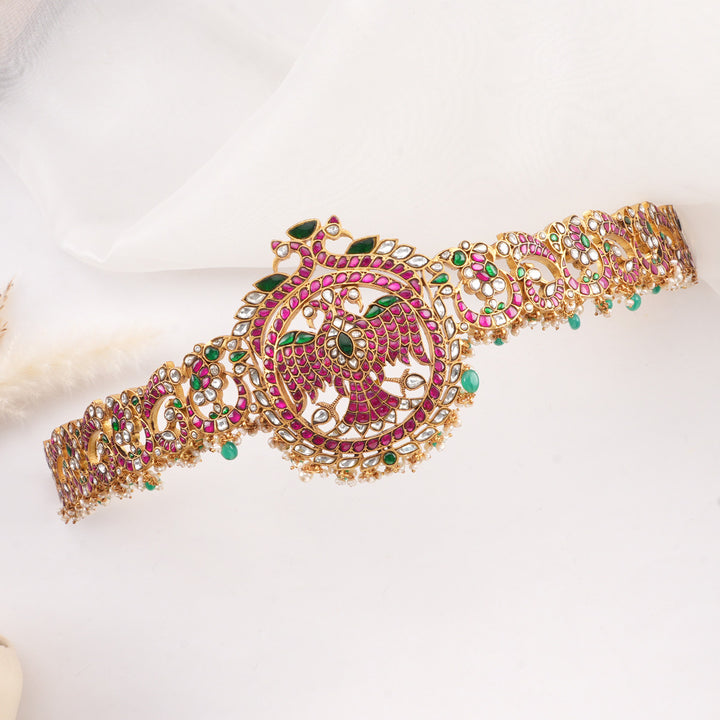 Chic & Fabulous Kundan Oddiyanam