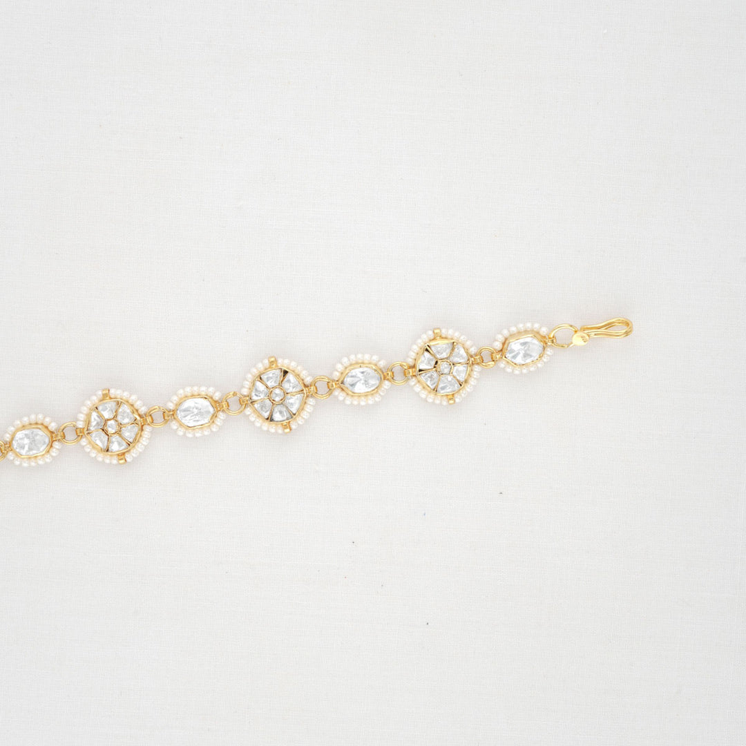 Anisha Kundan Sheeshphool