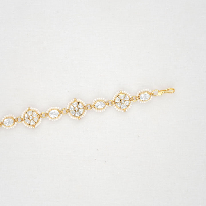 Anisha Kundan Sheeshphool