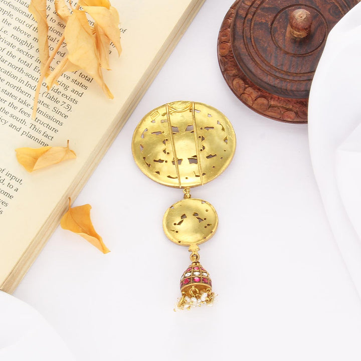 Alluring Kundan Jada Billa