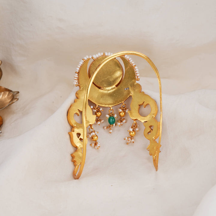 Mesmerizing Kundan Vanki