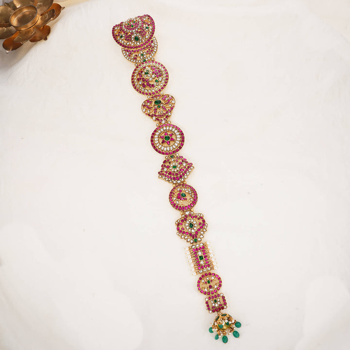 Flowing Masterpiece Kundan Jada Billa