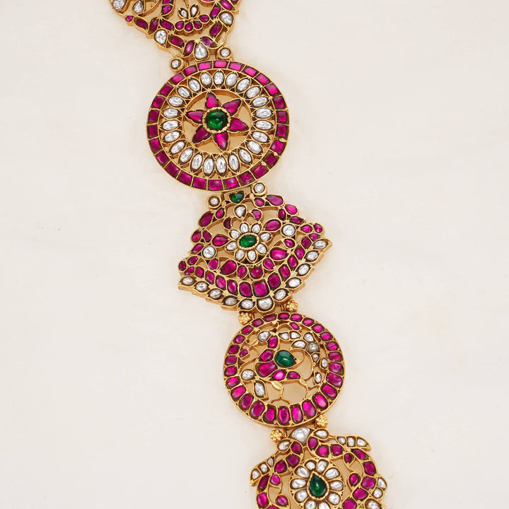 Flowing Masterpiece Kundan Jada Billa