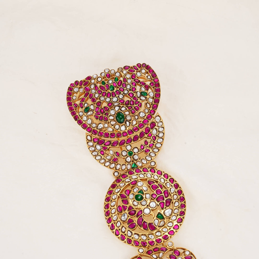 Flowing Masterpiece Kundan Jada Billa