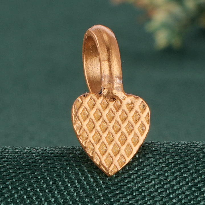 Nishi Nose Pin