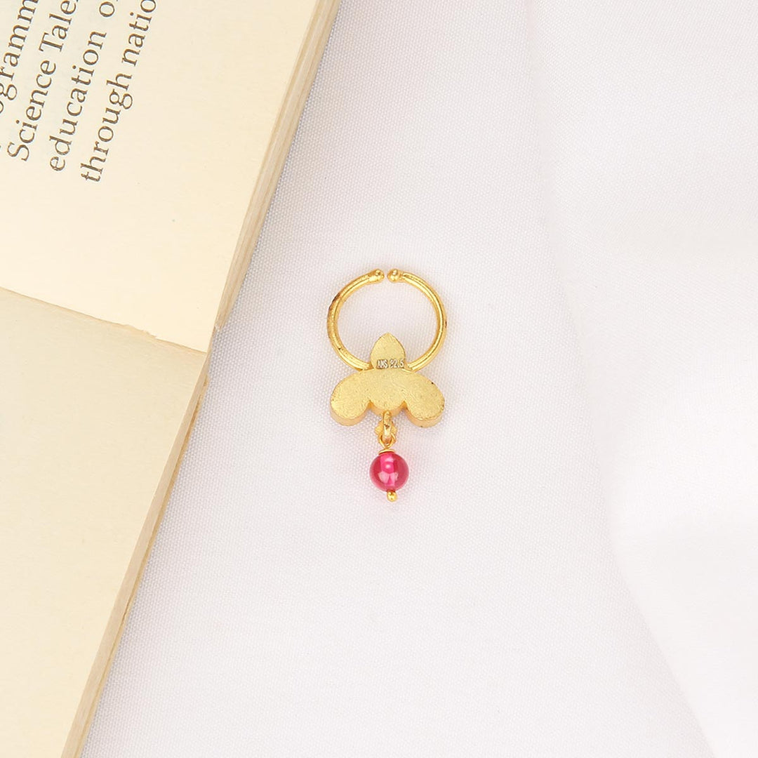 Henisha Bullakku Nose Pin