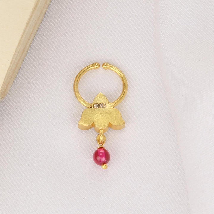 Vismaya Bullakku Nose Pin