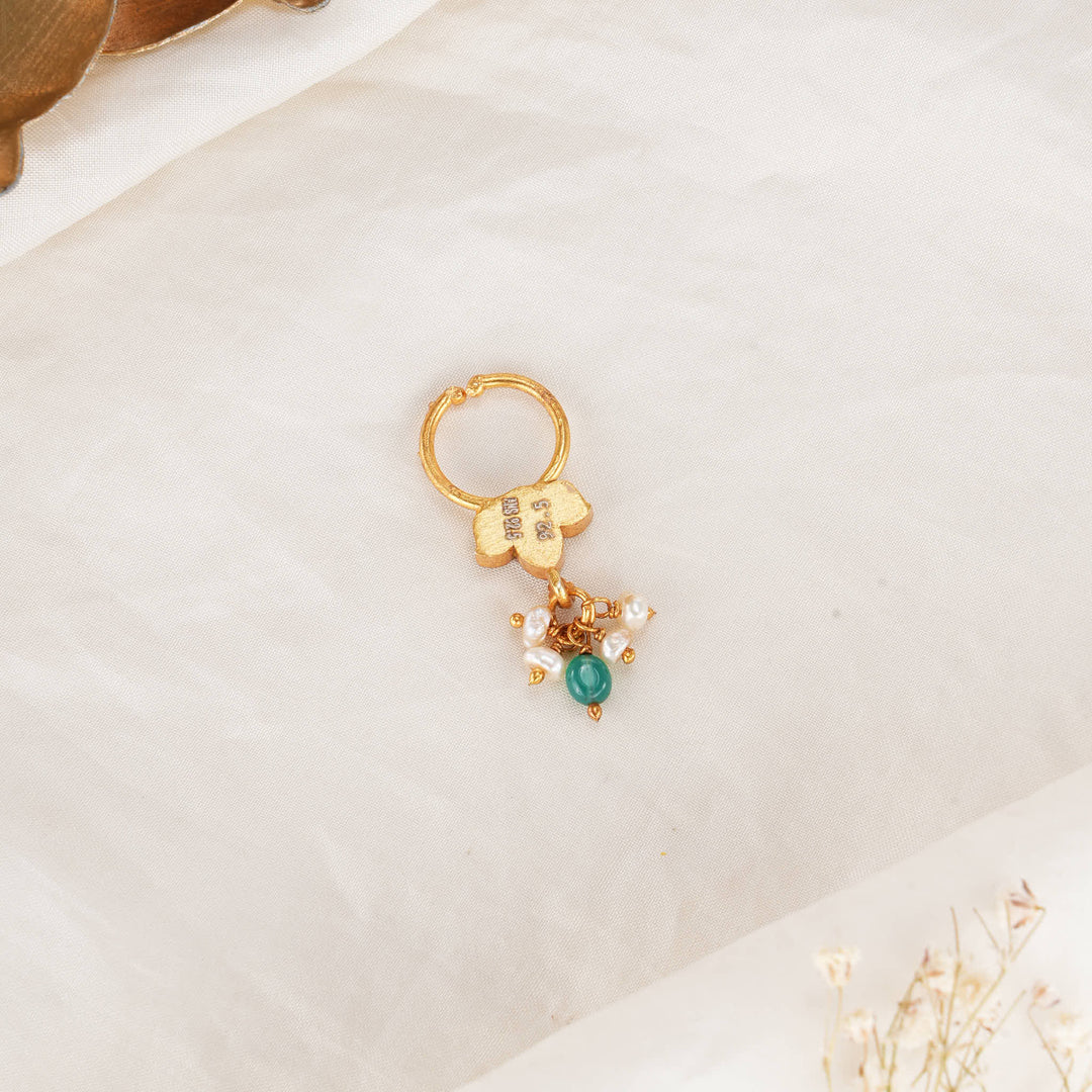 Elegant Bullakku Nose Pin