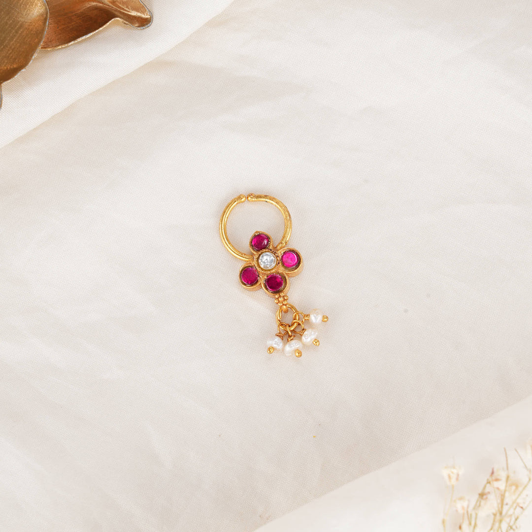 Yalishaa Bullakku Nose Pin
