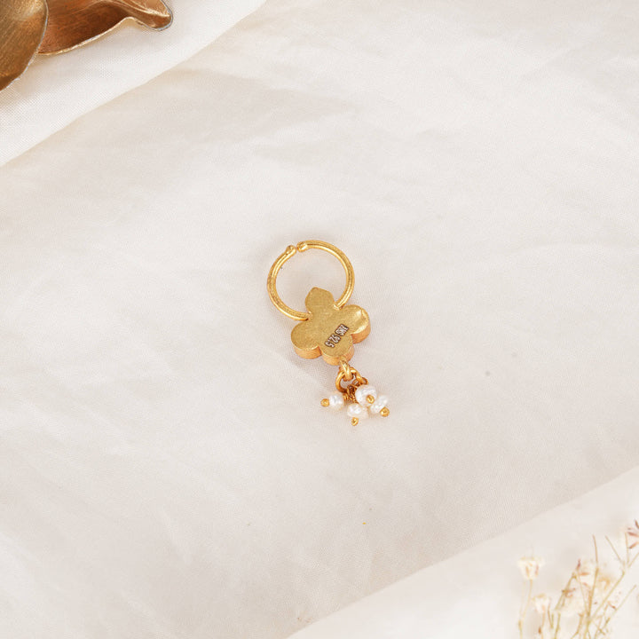 Yalishaa Bullakku Nose Pin