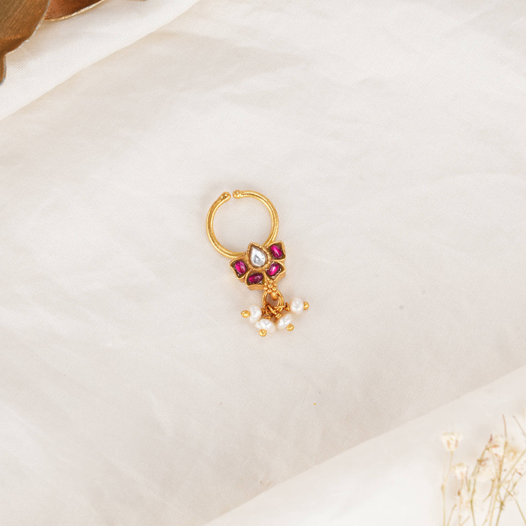 Yasvikaa Bullakku Nose Pin