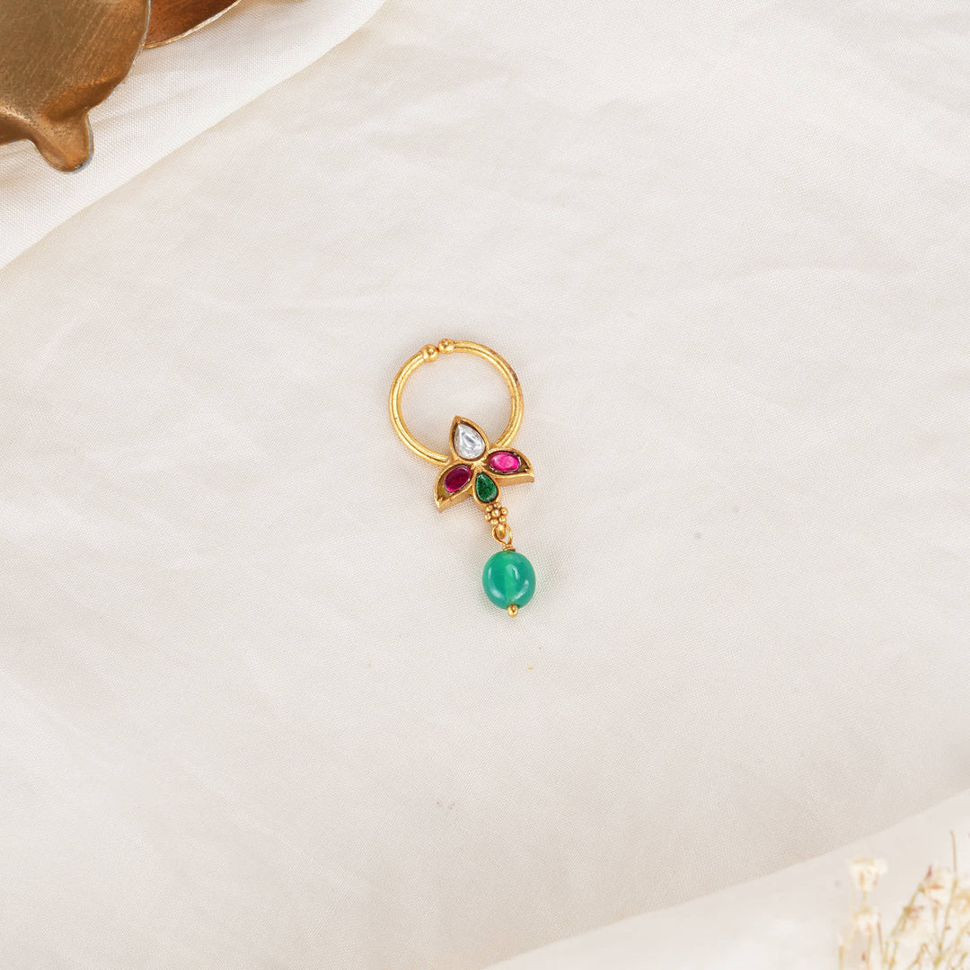 Majestic Bullakku Nose Pin
