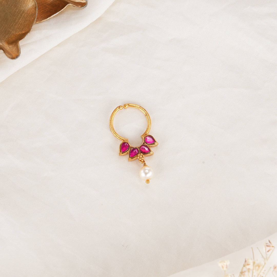 Shinning Bullakku Nose Pin