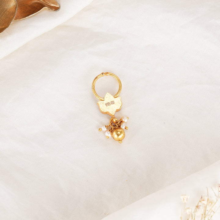 Khanshikaa Bullakku Nose Pin