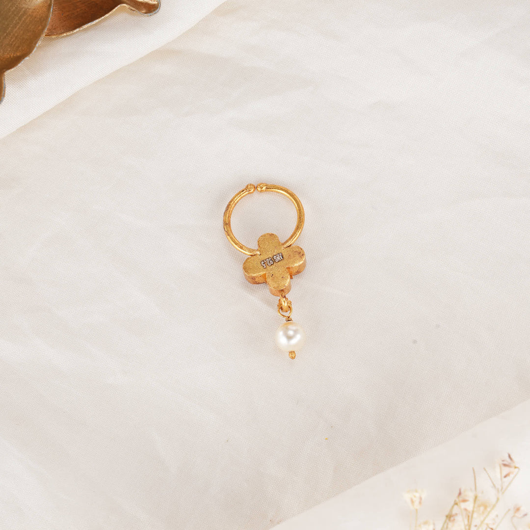 Vimisha Bullakku Nose Pin