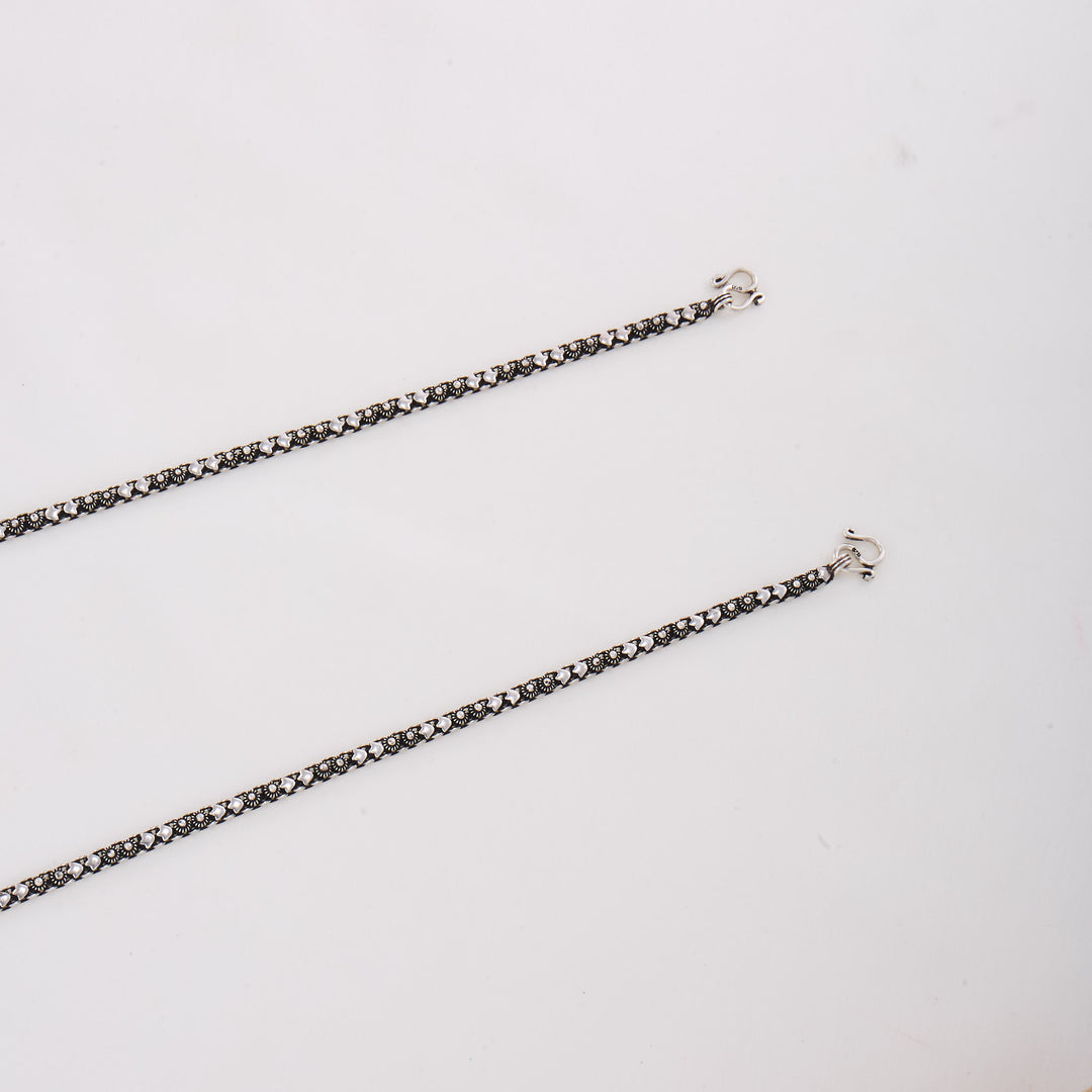 Lakkesh Oxidised Anklets