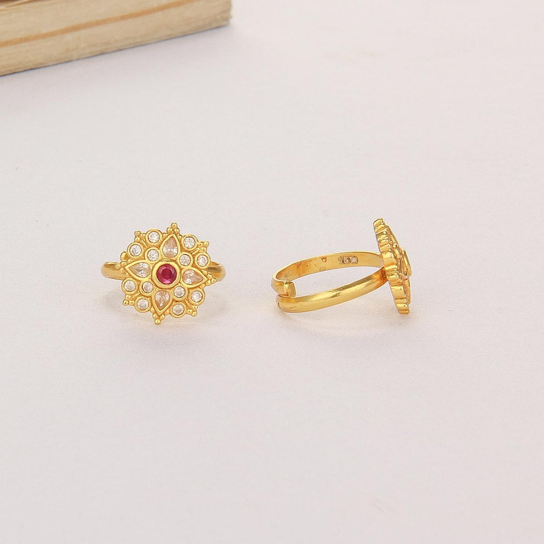 Shine Charm Toe Ring