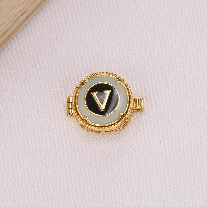 Uthai Shirt Button Clip