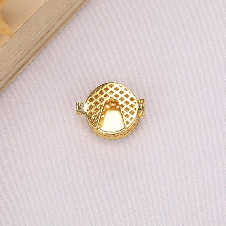 Trendy Shirt Button Clip