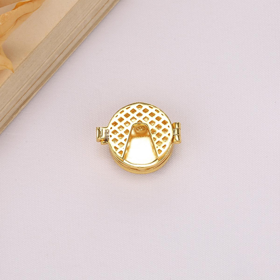 Luxe Shirt Button Clip