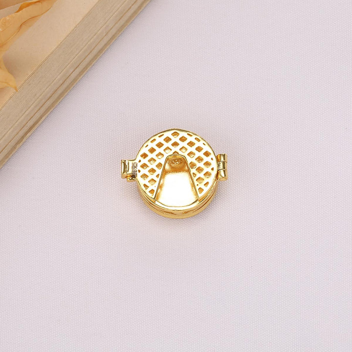 Luxe Shirt Button Clip