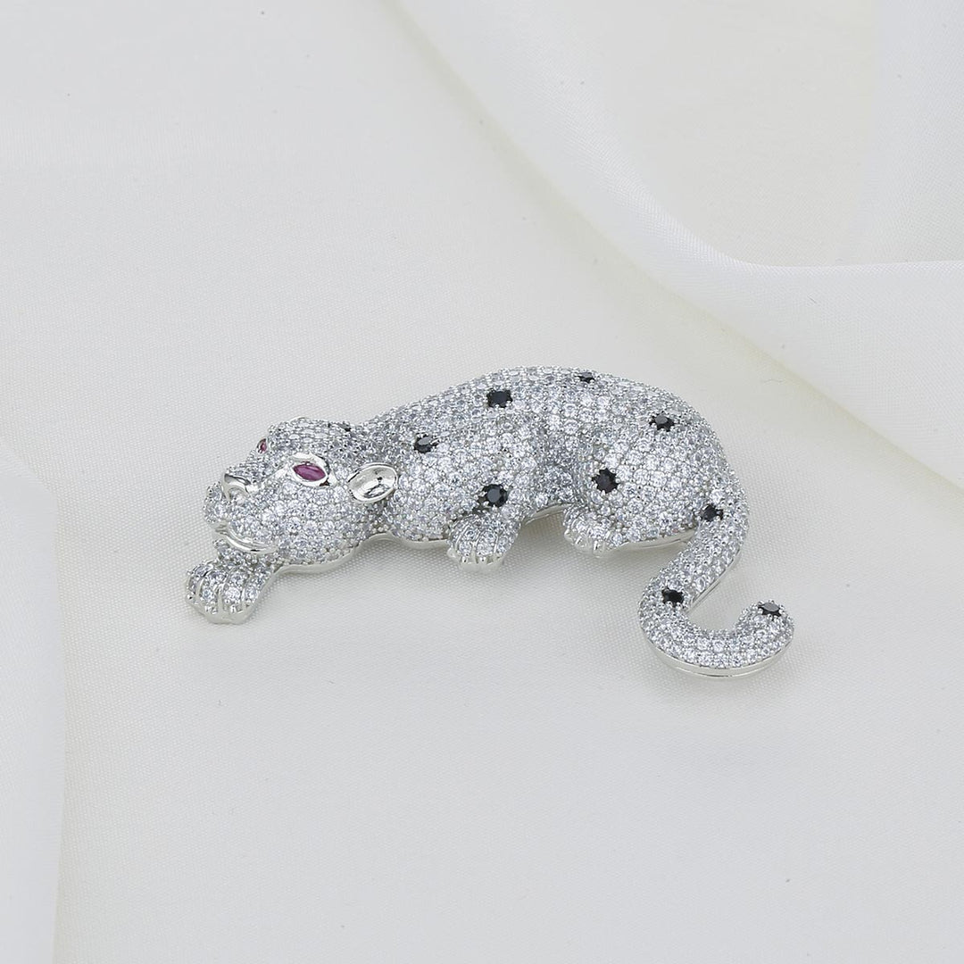 Mesmerizing Men's Brooch Pin
