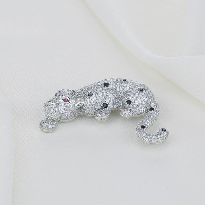 Mesmerizing Men's Brooch Pin