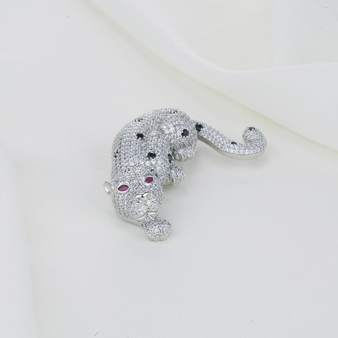 Mesmerizing Men's Brooch Pin