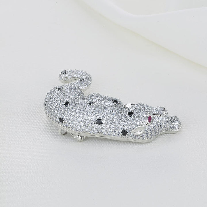 Mesmerizing Men's Brooch Pin