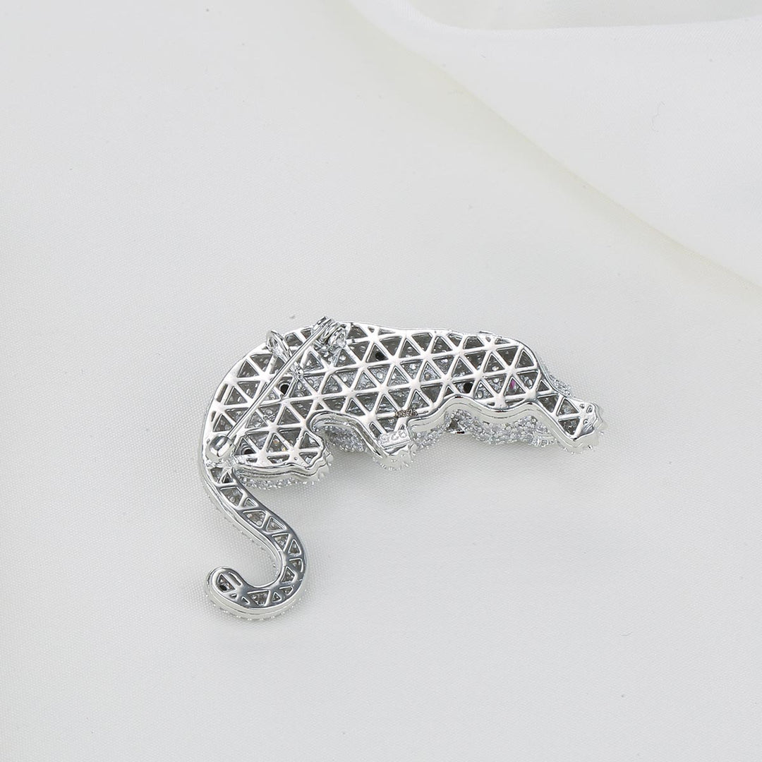 Mesmerizing Men's Brooch Pin