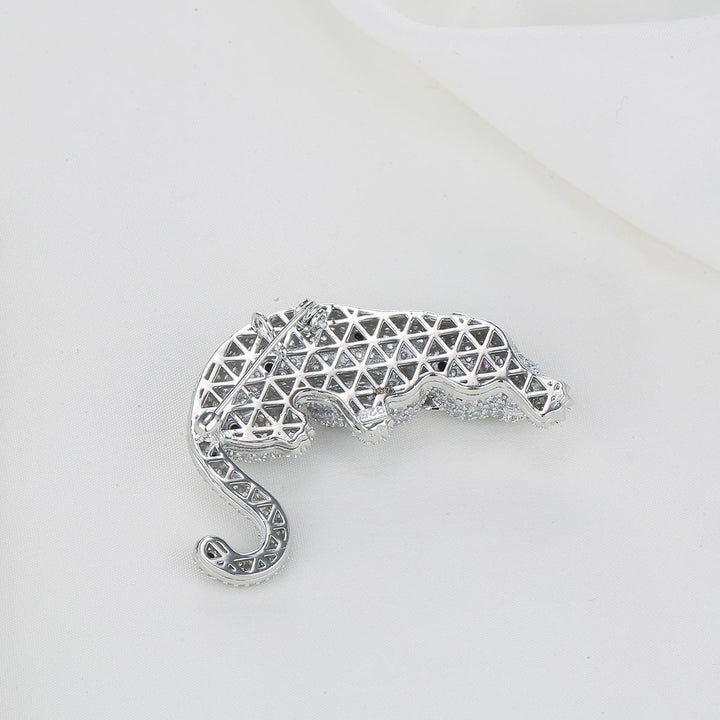 Mesmerizing Men's Brooch Pin