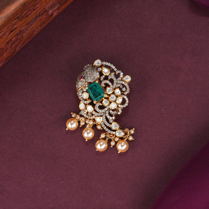 Elegant Brooch Pin