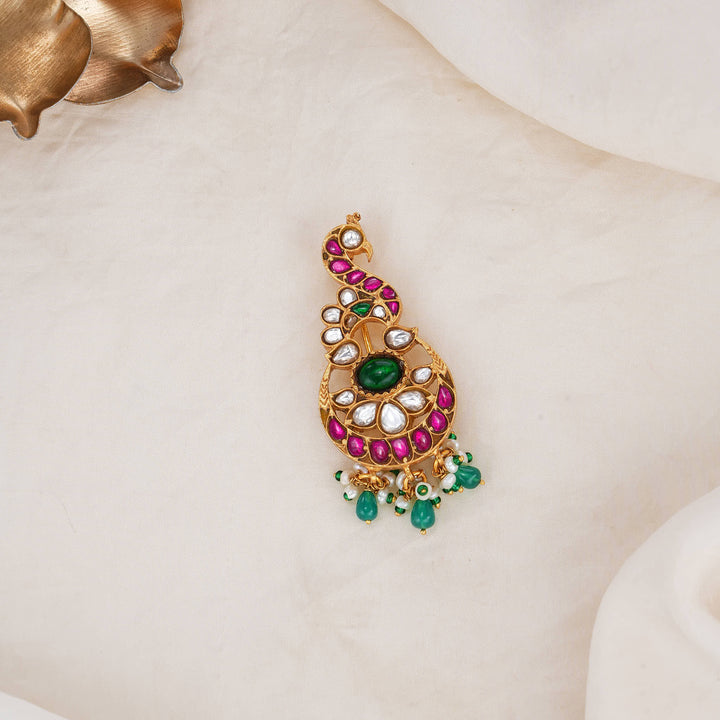 Glowing Kundan Brooch Pin