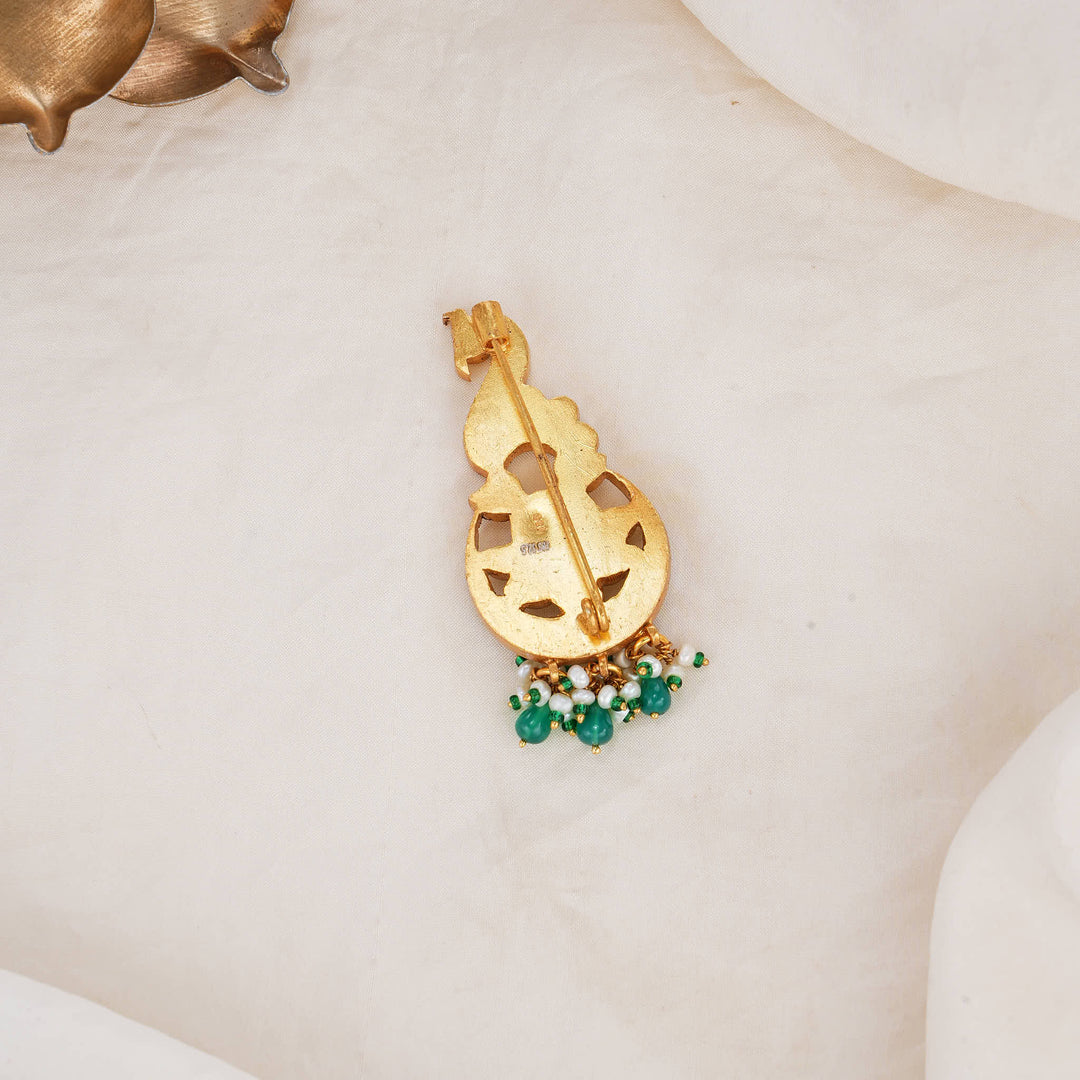 Glowing Kundan Brooch Pin