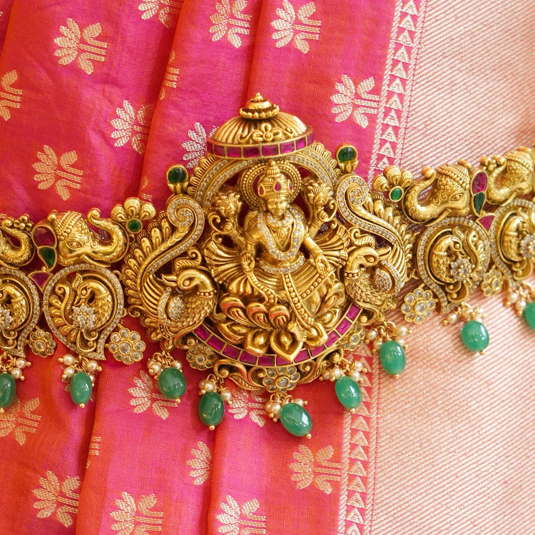 Vethika  Nagas Nakshi Oddiyanam