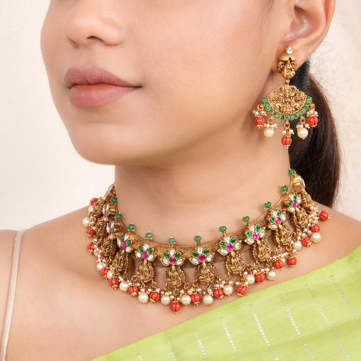 Dhashvanthi Nagas Choker