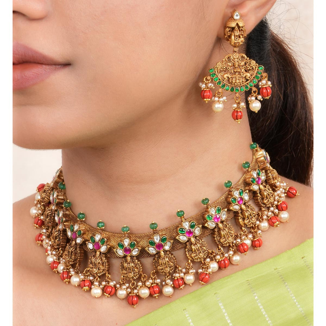 Dhashvanthi Nagas Choker