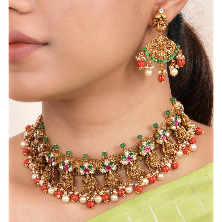 Dhashvanthi Nagas Choker
